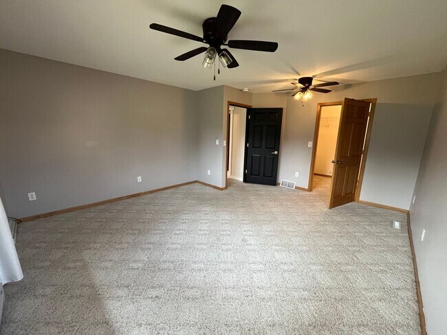 Building Photo - Beautiful 3 Bedroom Home in Alborn