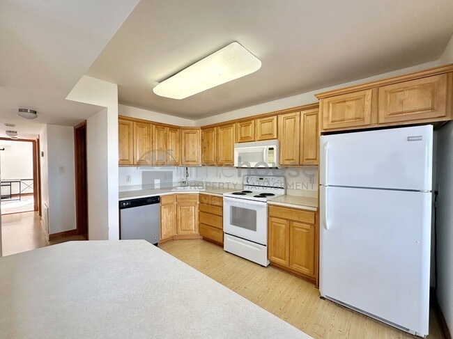 Building Photo - 3908 Whispering Oaks Pl