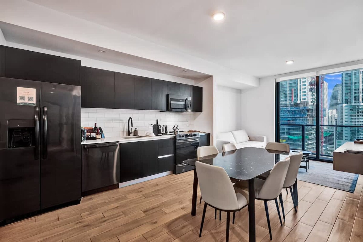 Building Photo - 398 NE 5th St