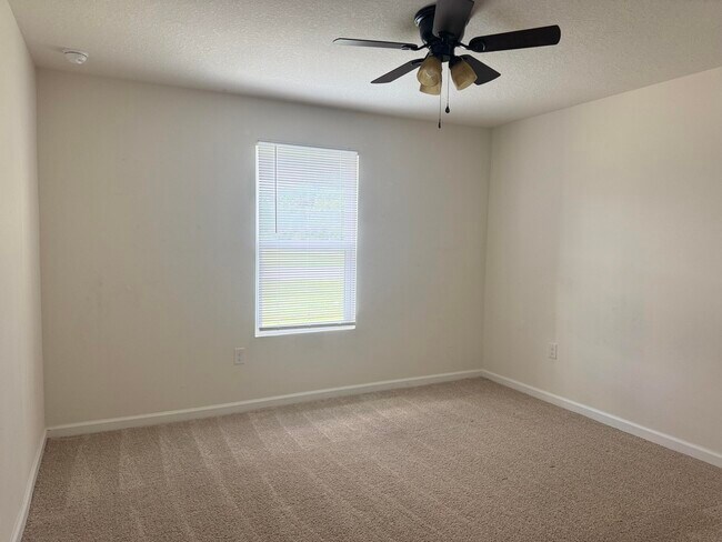 Building Photo - 706 Widgeon Wy