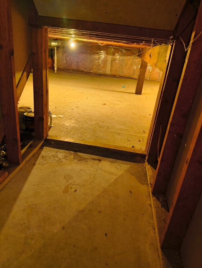 Building Photo - 1250 Silverwood Ct