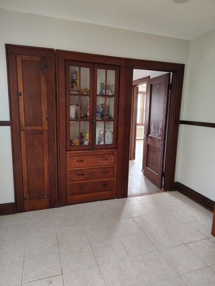 Building Photo - 45 Ardmore St