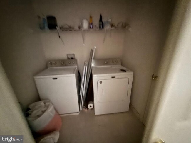 Building Photo - 344 Hart Mews