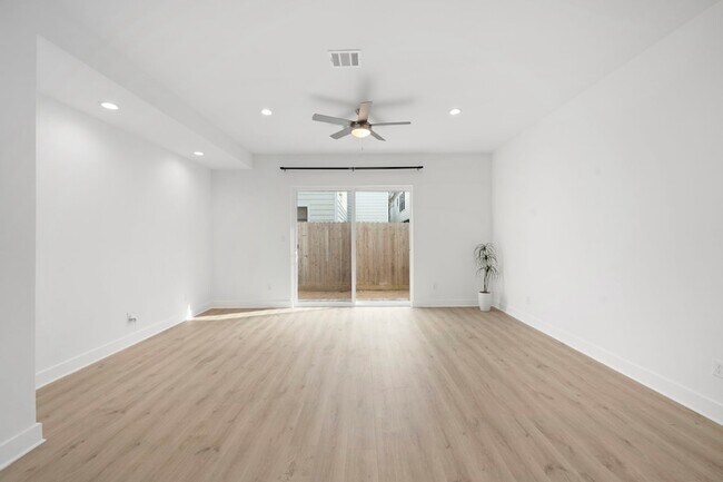 Building Photo - 1512 Barbee St