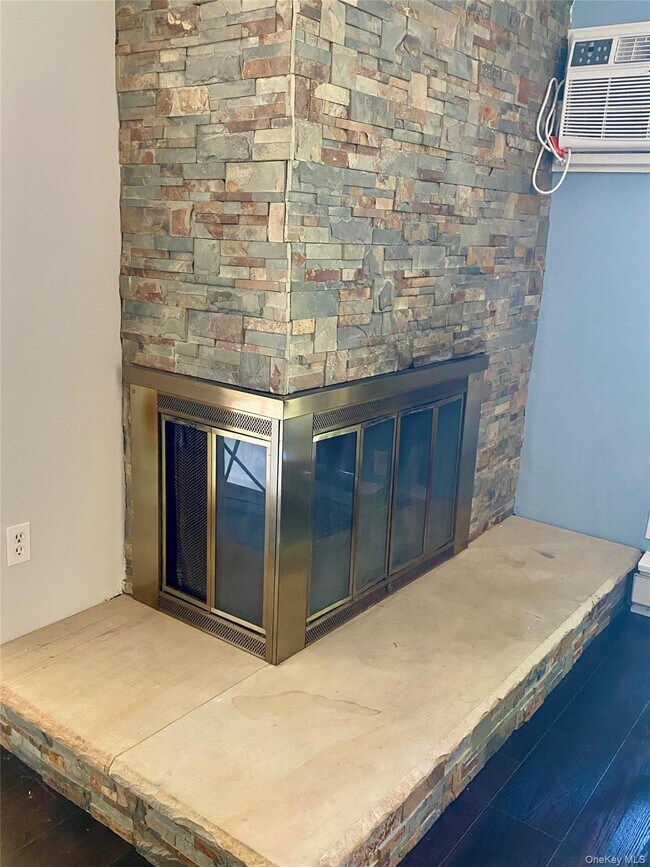 Building Photo - 304 Drew Ln