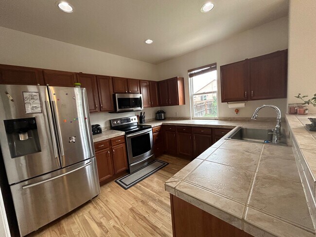 Building Photo - 7368 Prythania Park Dr