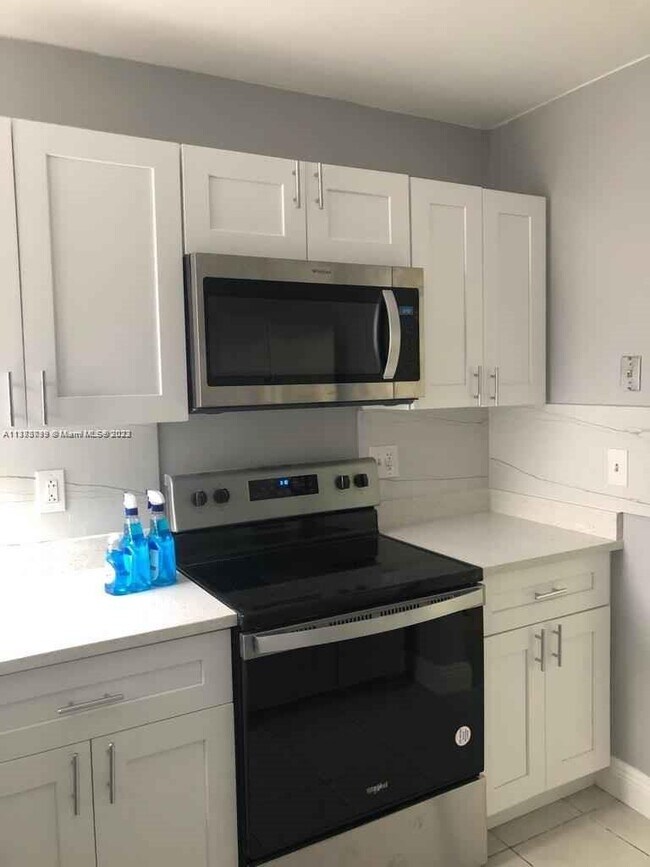 Building Photo - 9200 Andora Dr