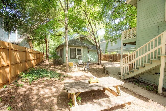 Building Photo - 4205 Avenue B