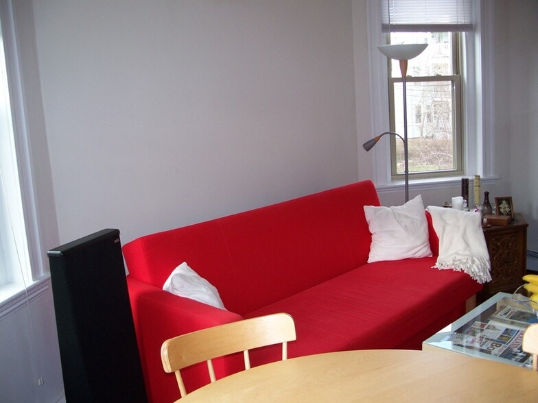 Building Photo - 15 Colborne Rd