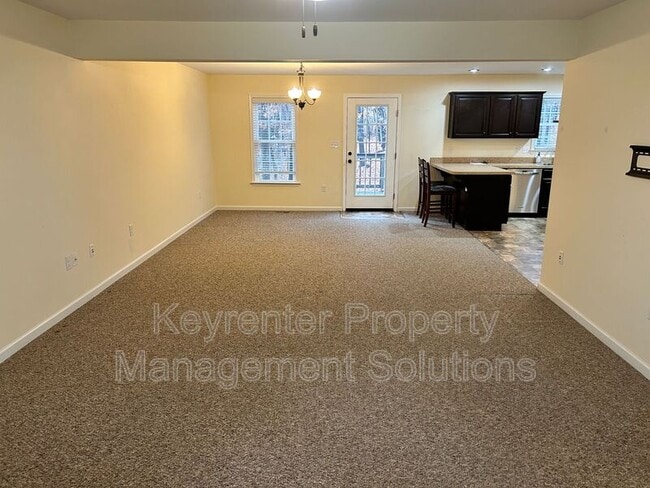 Building Photo - 107 Oakstone Run