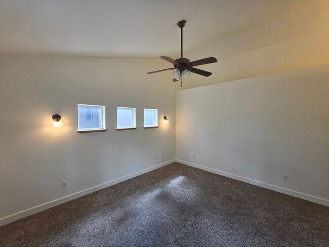 Building Photo - 2374 S Cliffview St