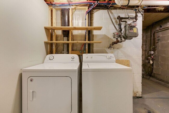 Private Laundry Room - 6400 Hampshire Pl N