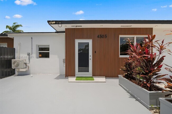 Building Photo - 4301 NW 4th St