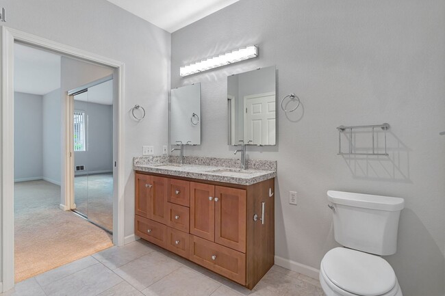 Building Photo - 2-Bedroom Condo in Prime Sunnyvale Locatio...