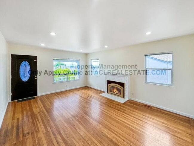 Primary Photo - Charming 3-Bedroom Home with Lush Backyard...