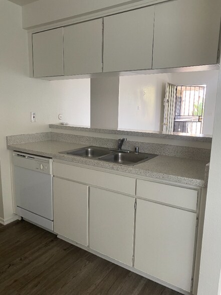 Building Photo - 931 N Highland St