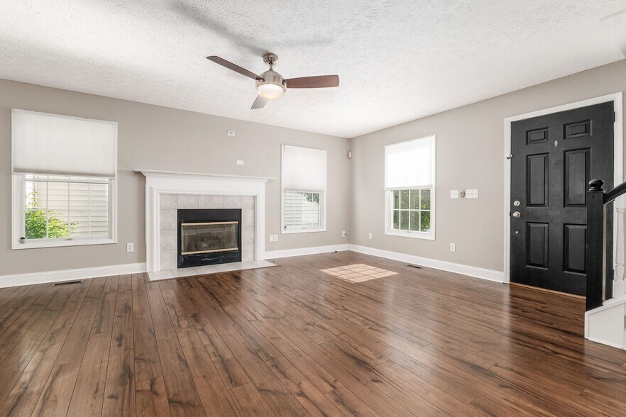 Building Photo - 8446 Olenbrook Dr