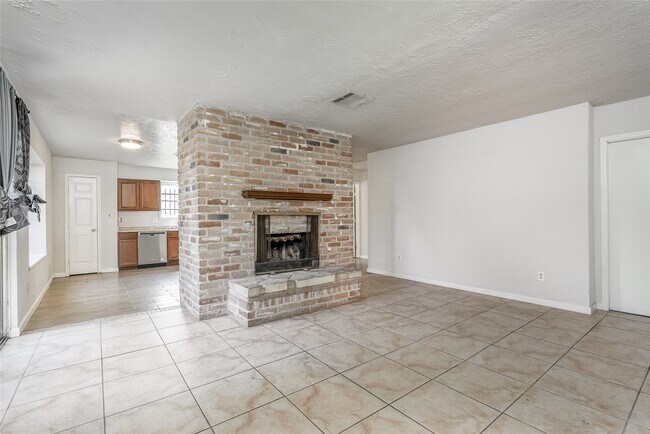 Building Photo - 5411 Ingomar Way