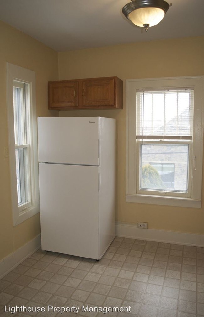 Building Photo - 224 Lyon St NE