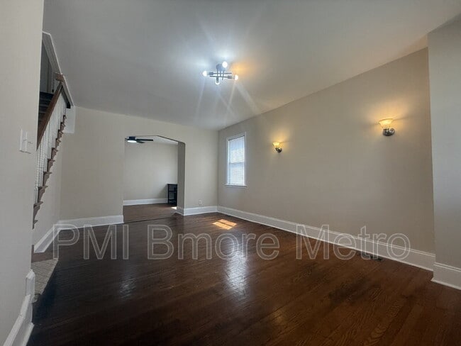 Building Photo - 519 E Cold Spring Ln