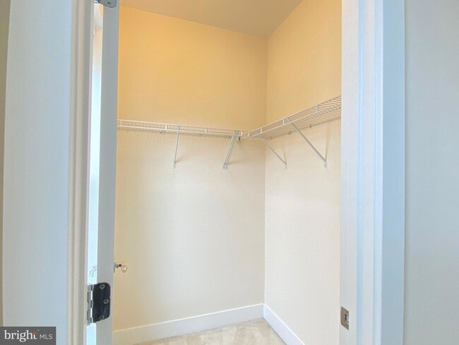 Building Photo - 924 King Farm Blvd