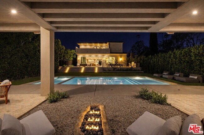 Building Photo - 14273 Greenleaf St