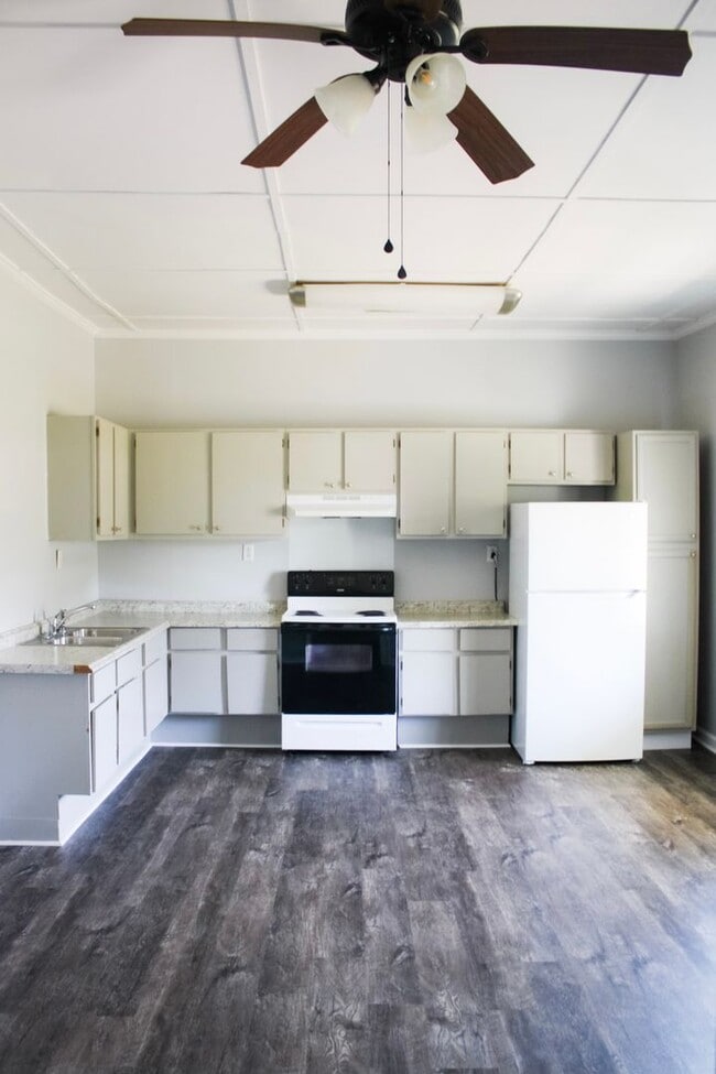 Building Photo - 130 D St SW