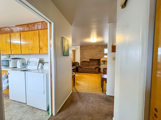 Building Photo - 845 E 820 N