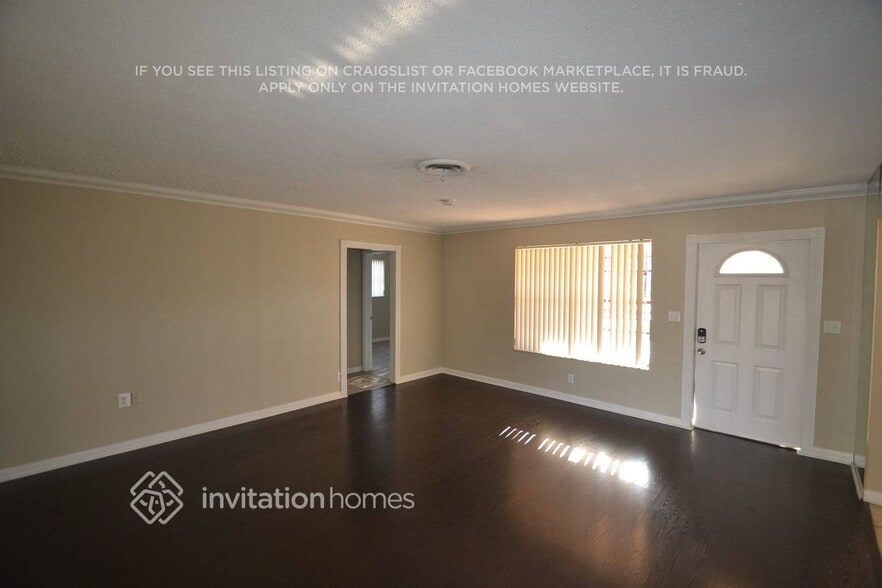 Building Photo - 1501 N 46th Ave