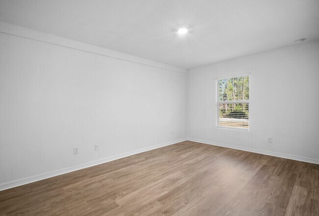 Building Photo - 341-343 Reeves St