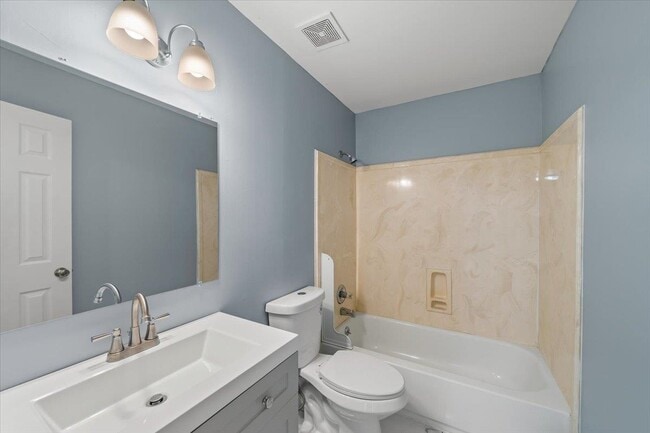 Building Photo - 3368 Coachouse Cove