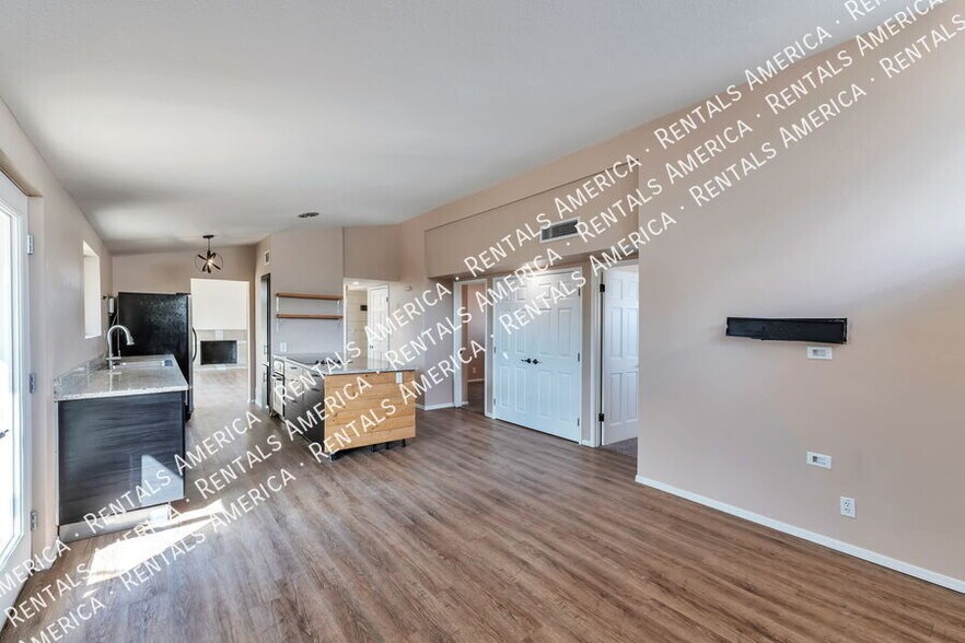 Building Photo - 1311 W Wheatridge Dr