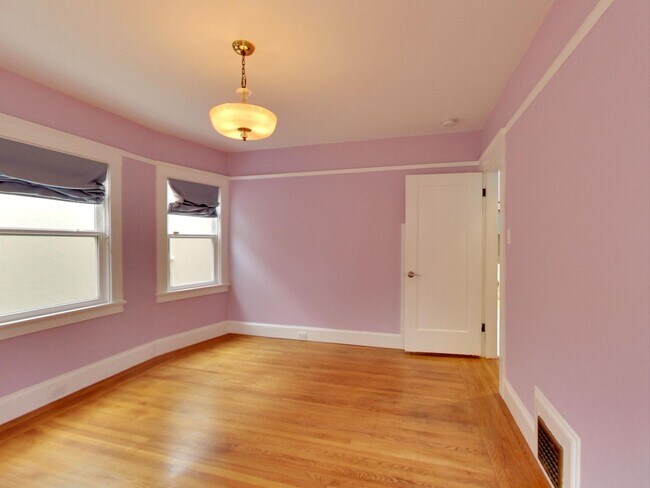 Building Photo - Stunning 4BR/3BA Home with Office, Laundry...