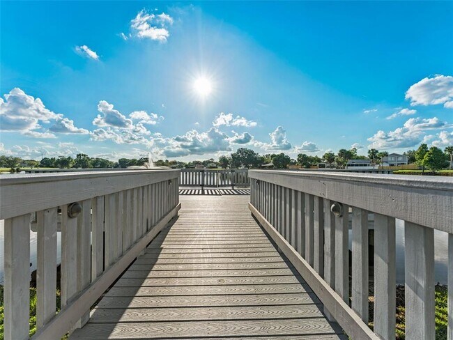 Building Photo - 13608 S Village Dr