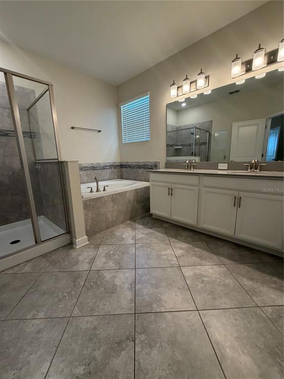 Building Photo - 15055 Driftwater Dr