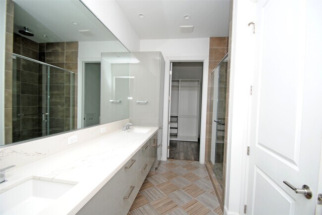 Building Photo - 1211 Caroline St