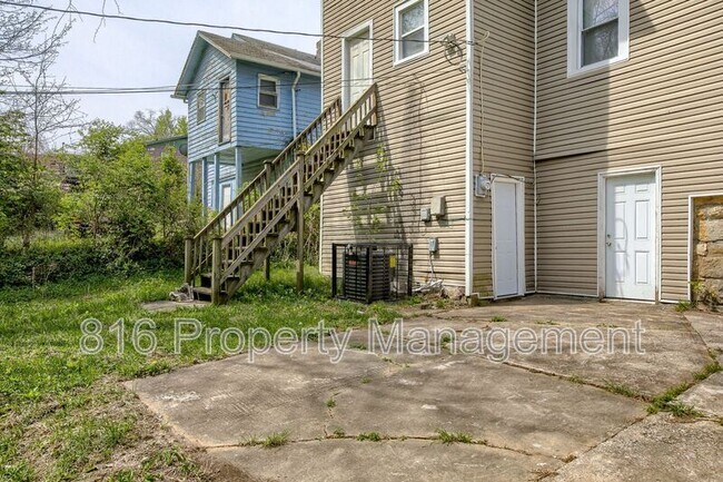 Building Photo - 3541 Mersington Ave