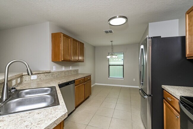 Building Photo - 920 Wynnmere Walk Ave
