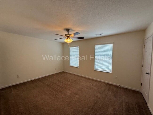 Building Photo - WEST KNOX CEDAR BLUFF AREA 2 BEDROOM 2.5 BATH TOWNHOUSE