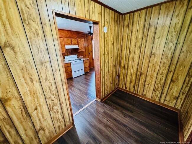 Building Photo - 233 S Broadridge Rd