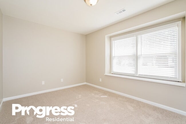 Building Photo - 828 Rawls Dr