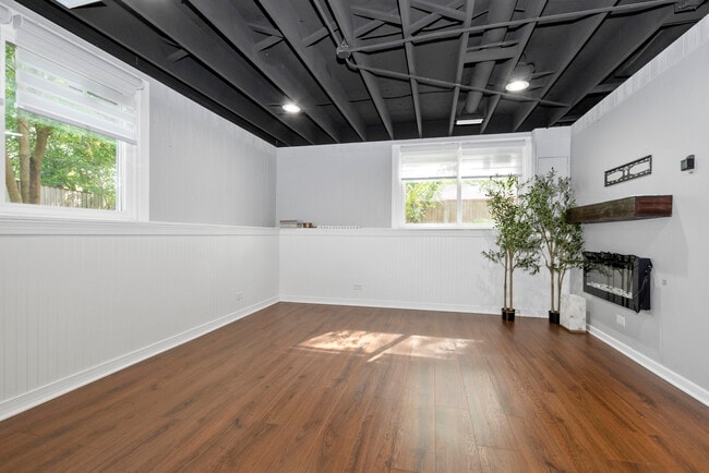 Building Photo - 225 Kedvale Ct
