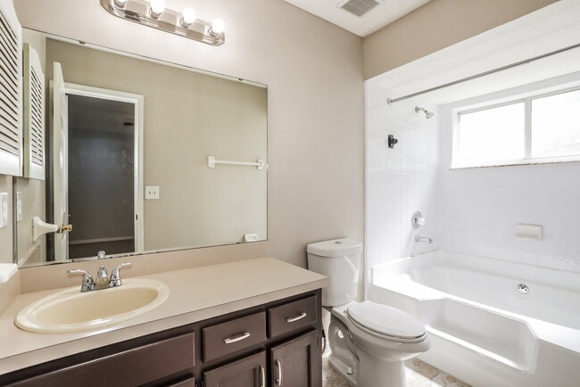 Building Photo - 1903 Farm Way