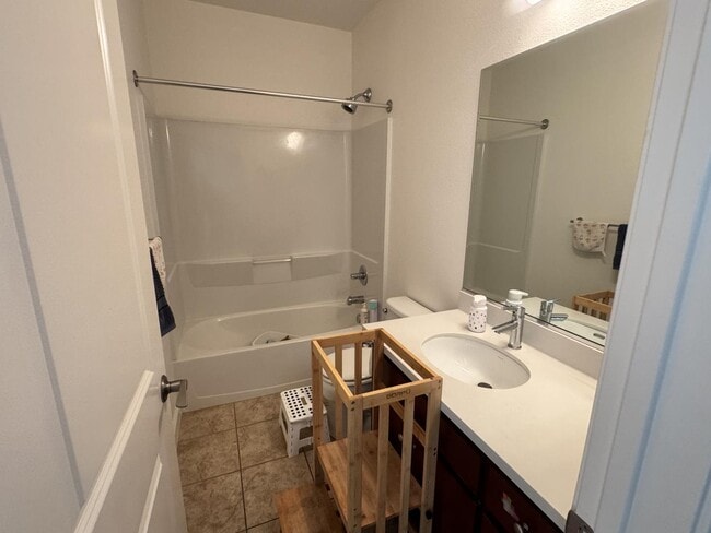 Building Photo - 579 Santa Rosalia Terrace