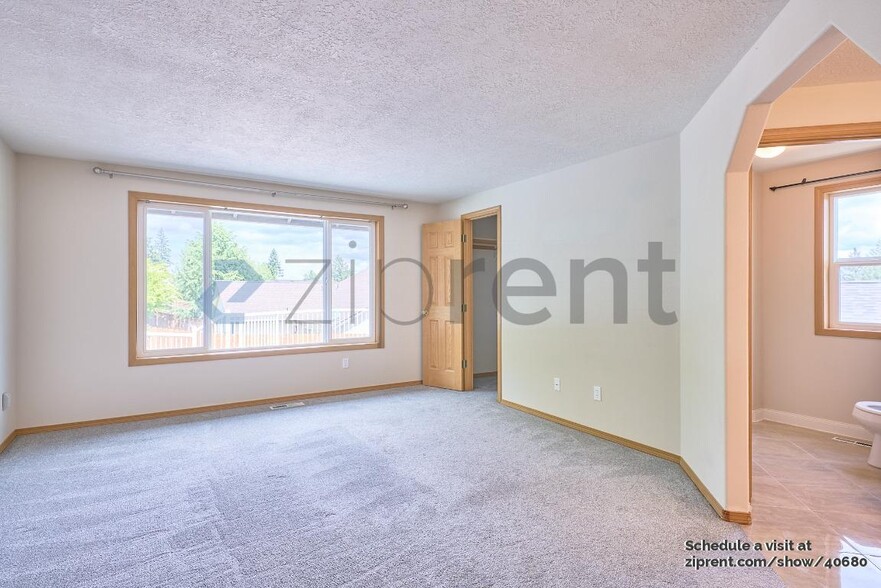 Building Photo - 13634 Barclay Hills Dr