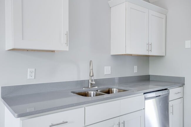Building Photo - 1449 Brighton Cir