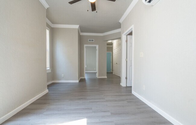 Building Photo - MOVE IN READY 2 Bedroom in the Heart of Oceanview!