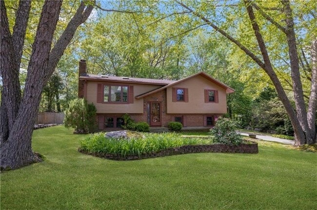 Primary Photo - 85 Birkshire Dr