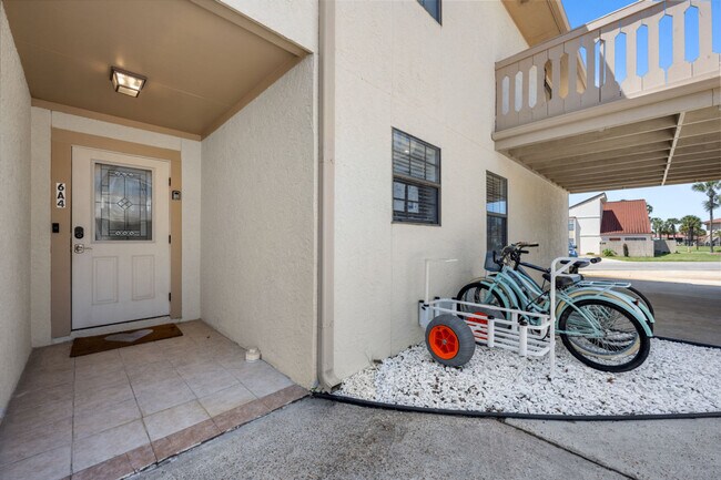 Building Photo - 17462 Front Beach Rd