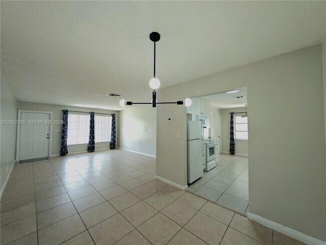 Building Photo - 888 SW 62nd Ave